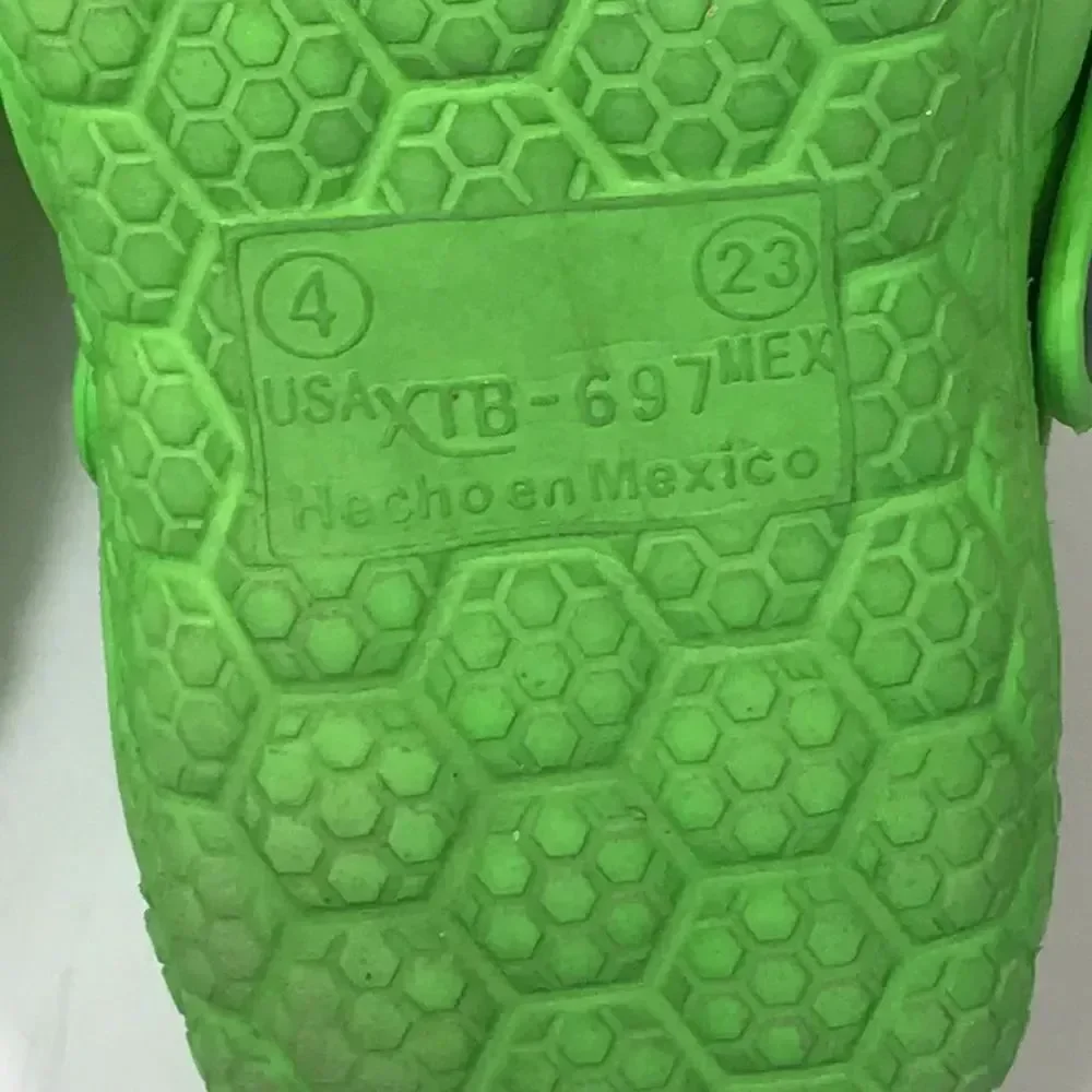 10/$50 Water Shoes Made In México  Size 23 Unisex Size 4
